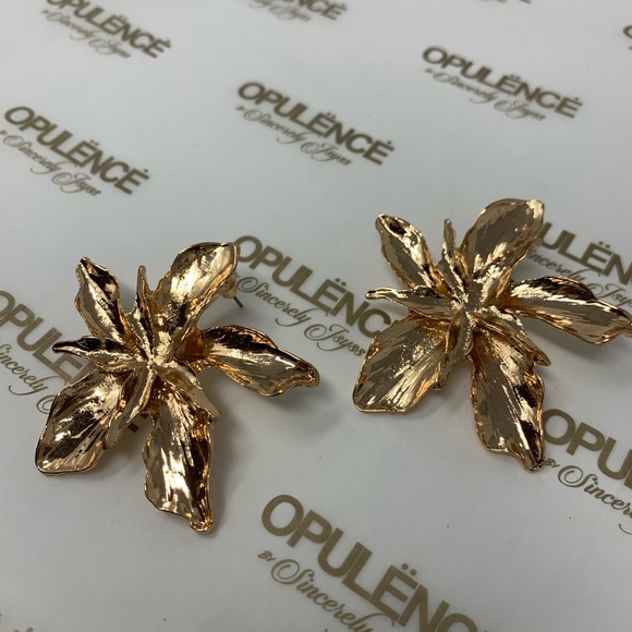 Melrose Earrings (Gold) - Picture 3 of 5